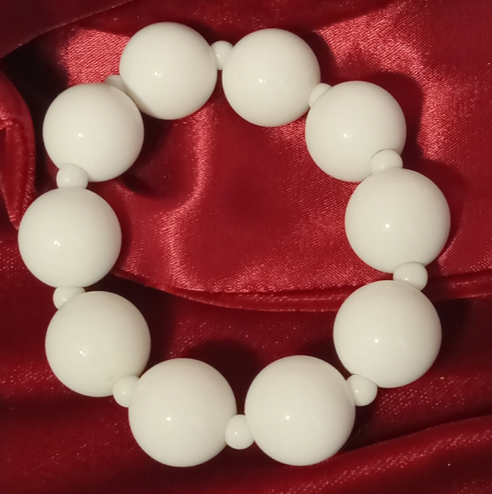 Vintage Large white plastic beads Bracelet